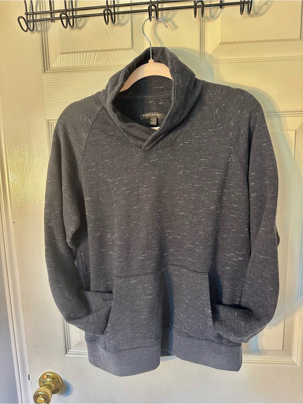 Banana Republic Men’s Grey Heathered pullluver Hoodie w/ Pocket’s size S